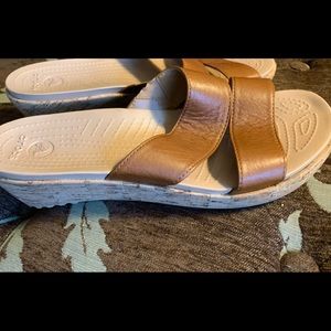 Crocs  Wedge Leather Sandal